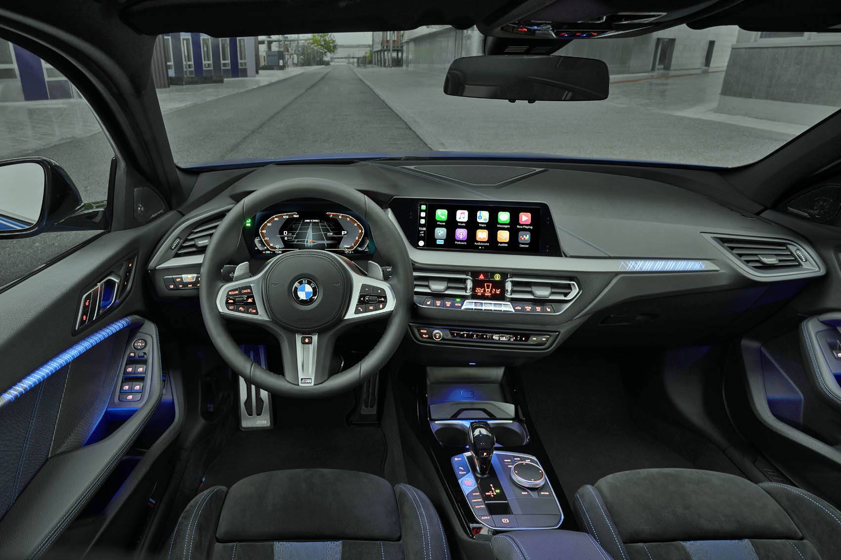 BMW 1-Series 2019 4 dash